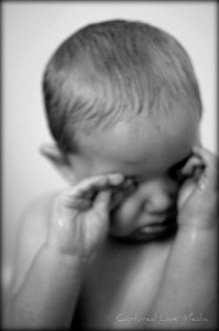 prévenir la maltraitance infantile, bébé qui pleure